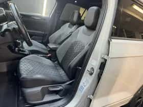 Volkswagen T-Roc (2022) thumbnail 6