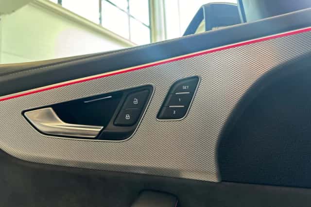 Audi RSQ8 (2020) thumbnail 33