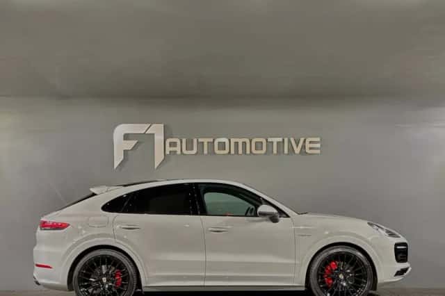 Porsche Cayenne (2023) thumbnail 12