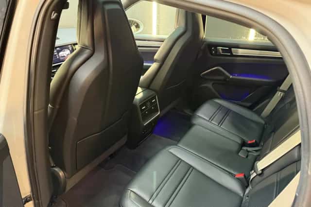 Porsche Cayenne (2023) thumbnail 13