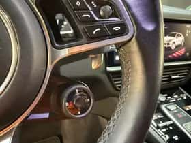 Porsche Cayenne (2023) thumbnail 17