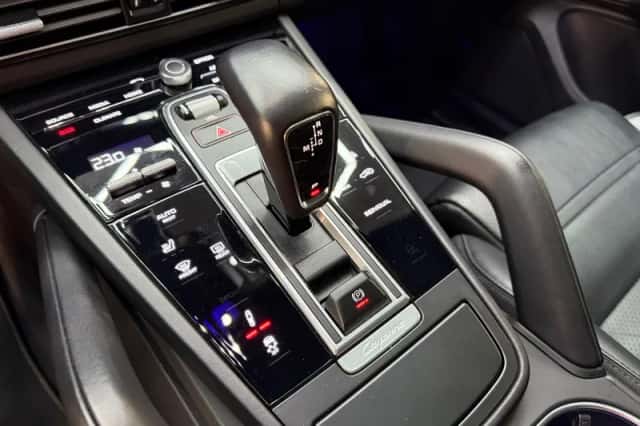 Porsche Cayenne (2023) thumbnail 18