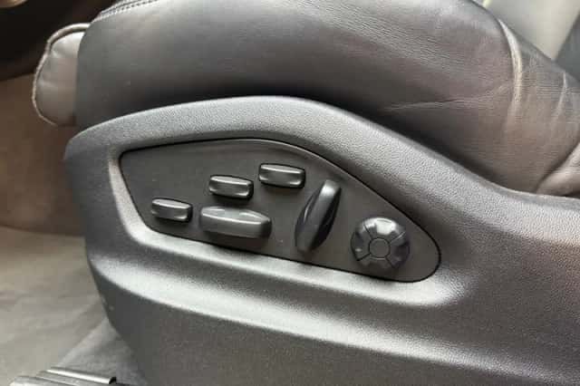 Porsche Cayenne (2023) thumbnail 19