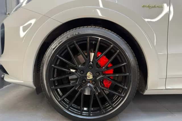 Porsche Cayenne (2023) thumbnail 31