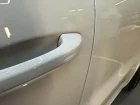 Porsche Cayenne (2023) thumbnail 32