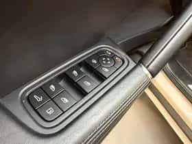 Porsche Cayenne (2023) thumbnail 34