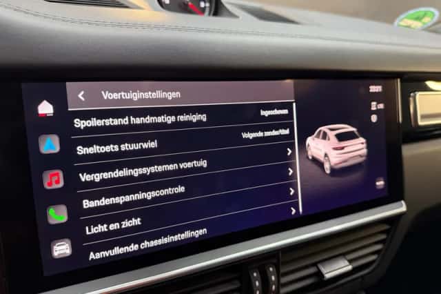 Porsche Cayenne (2023) thumbnail 39