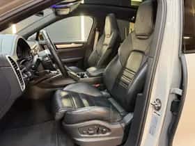 Porsche Cayenne (2023) thumbnail 5
