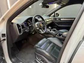 Porsche Cayenne (2023) thumbnail 6