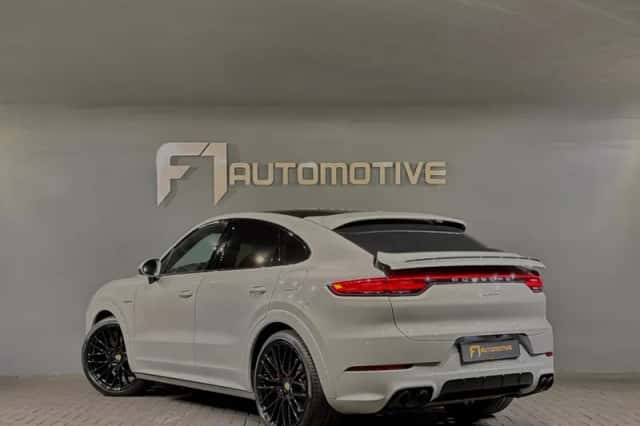 Porsche Cayenne (2023) thumbnail 8