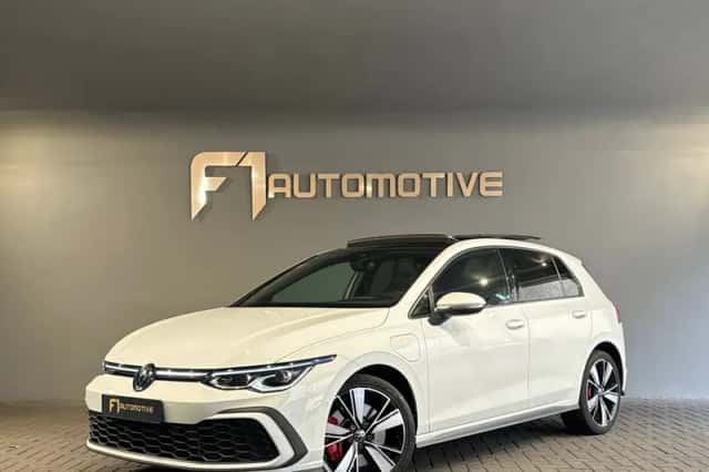 Volkswagen Golf (2021) thumbnail 1