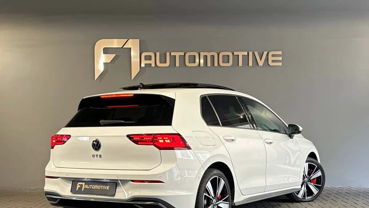 Volkswagen Golf (2021) — foto 1