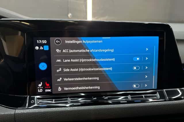 Volkswagen Golf (2021) thumbnail 26