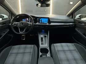 Volkswagen Golf (2021) thumbnail 4
