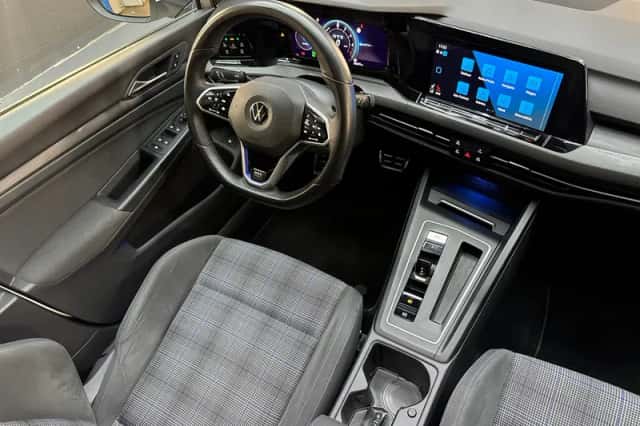 Volkswagen Golf (2021) thumbnail 31