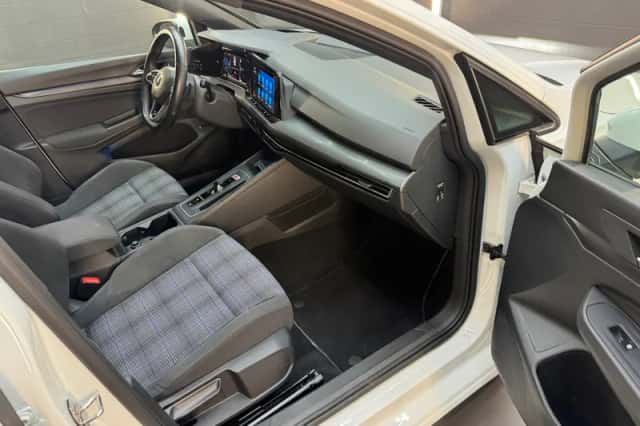 Volkswagen Golf (2021) thumbnail 5