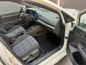 Volkswagen Golf (2021) thumbnail 5