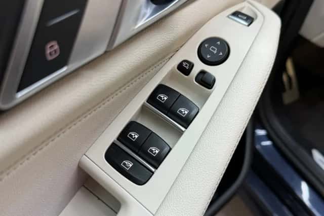 BMW X5 (2022) thumbnail 41