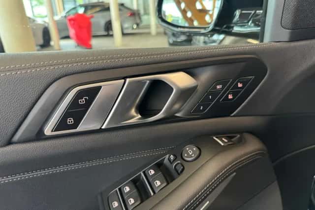 BMW X5 (2022) thumbnail 17