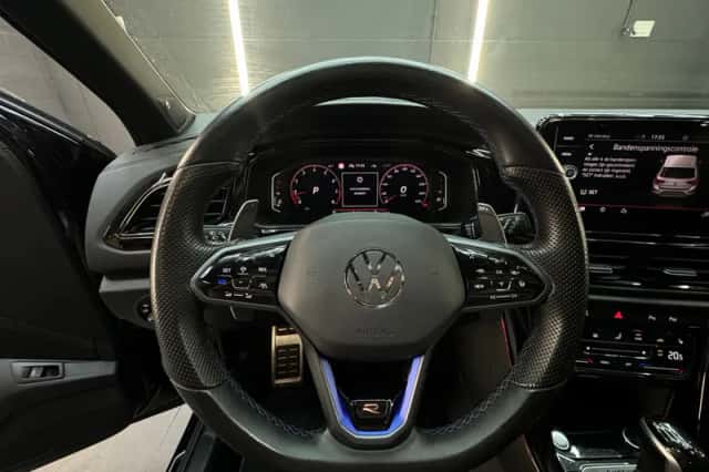 Volkswagen T-Roc (2024) thumbnail 16