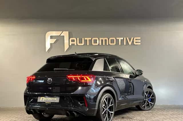 Volkswagen T-Roc (2024) thumbnail 3