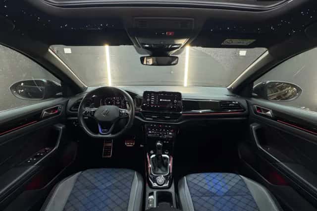 Volkswagen T-Roc (2024) thumbnail 4