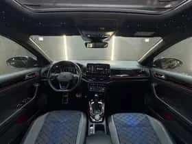 Volkswagen T-Roc (2024) thumbnail 4