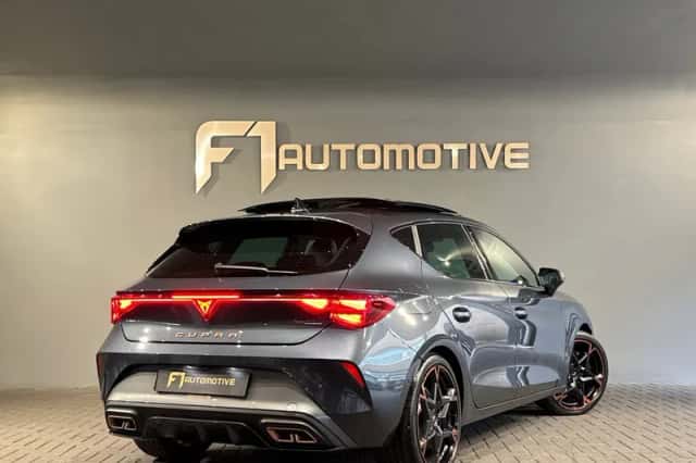 CUPRA Leon (2025) thumbnail 3