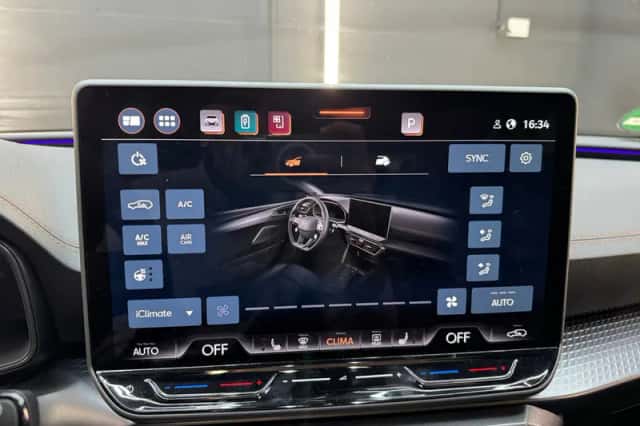 CUPRA Leon (2025) thumbnail 36