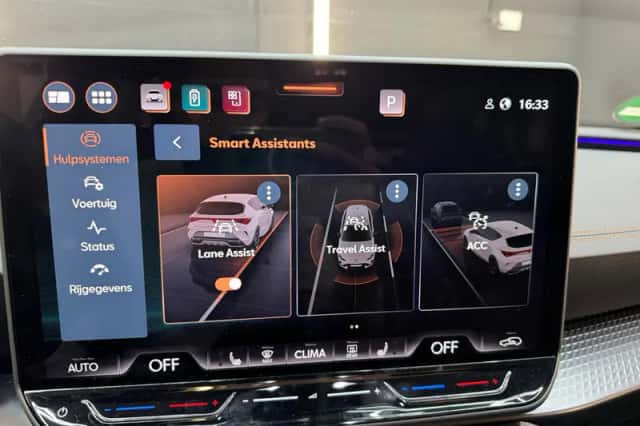 CUPRA Leon (2025) thumbnail 40