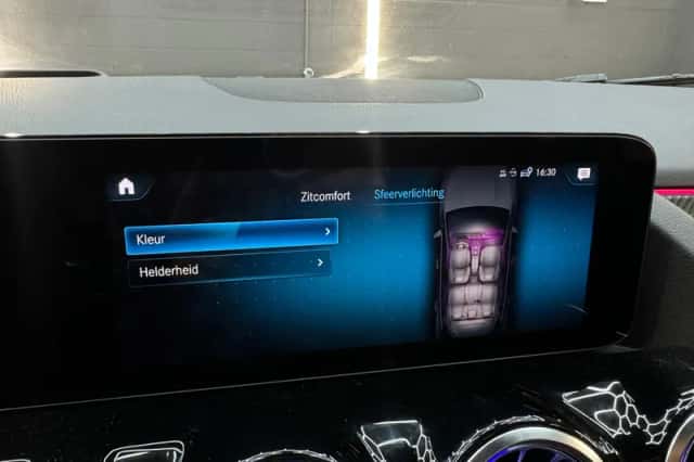 Mercedes-Benz GLA (2021) thumbnail 32