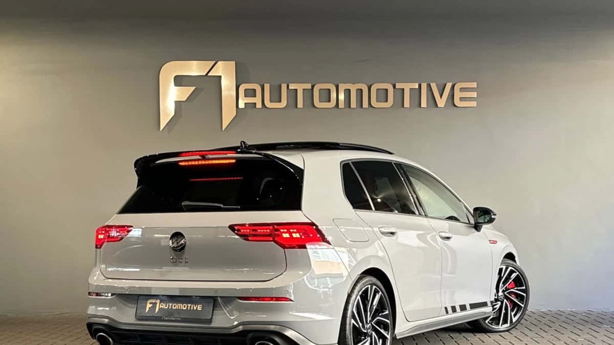 Volkswagen Golf (2021) — foto 1