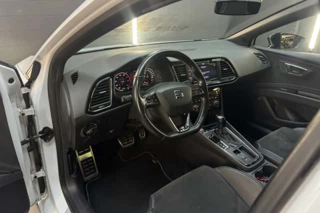 SEAT Leon (2018) thumbnail 5