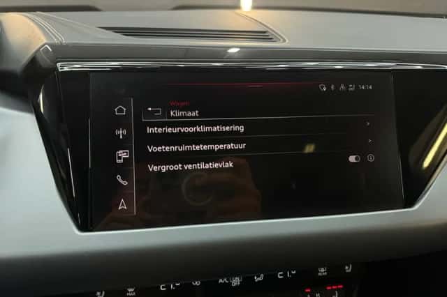Audi e-tron GT (2023) thumbnail 39