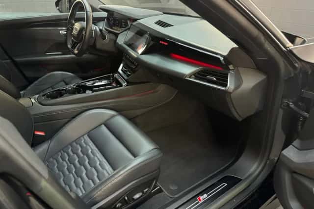 Audi e-tron GT (2023) thumbnail 45