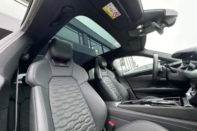 Audi e-tron GT (2023) thumbnail 47