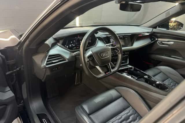 Audi e-tron GT (2023) thumbnail 6