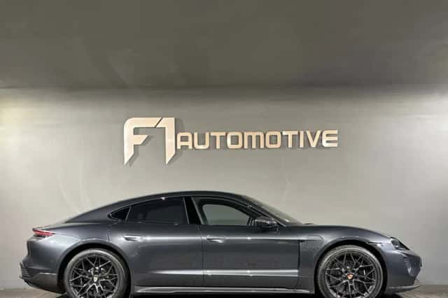 Porsche Taycan (2020) thumbnail 12