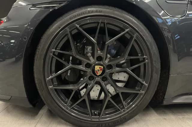 Porsche Taycan (2020) thumbnail 14