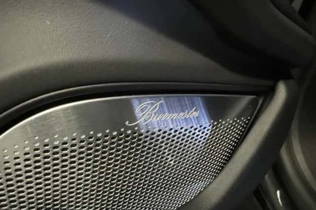 Porsche Taycan (2020) thumbnail 16