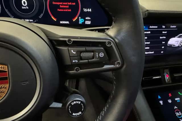 Porsche Taycan (2020) thumbnail 22