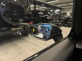 Porsche Taycan (2020) thumbnail 25