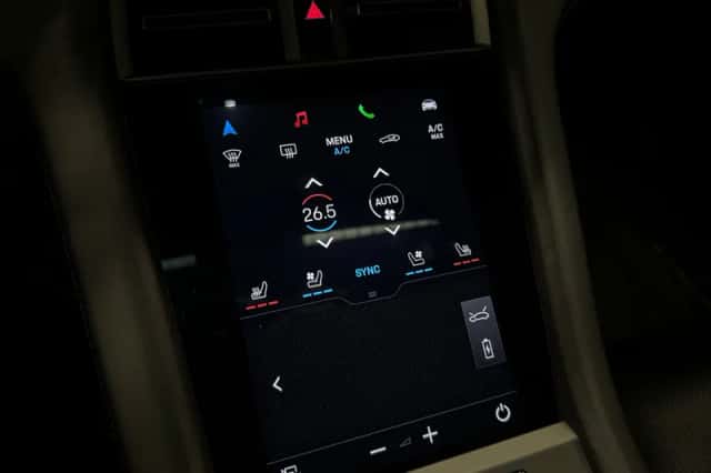 Porsche Taycan (2020) thumbnail 34