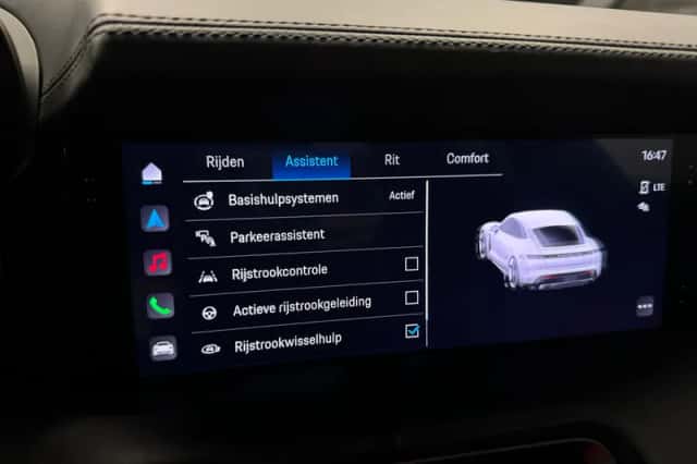Porsche Taycan (2020) thumbnail 42