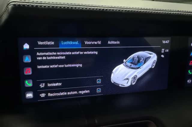 Porsche Taycan (2020) thumbnail 44