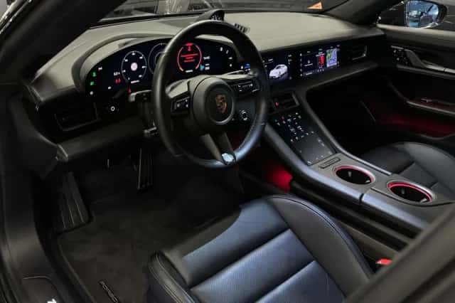 Porsche Taycan (2020) thumbnail 6