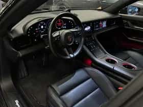 Porsche Taycan (2020) thumbnail 6