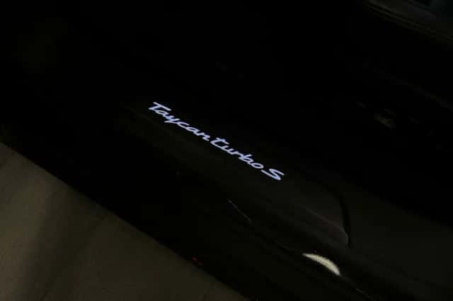 Porsche Taycan (2020) thumbnail 53