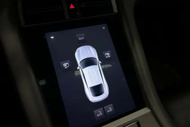 Porsche Taycan (2020) thumbnail 54