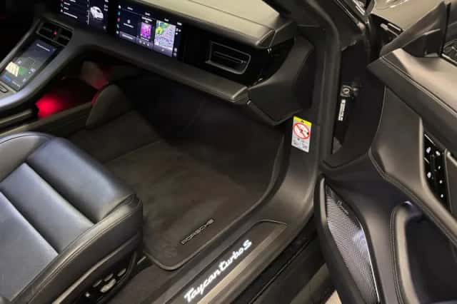 Porsche Taycan (2020) thumbnail 57